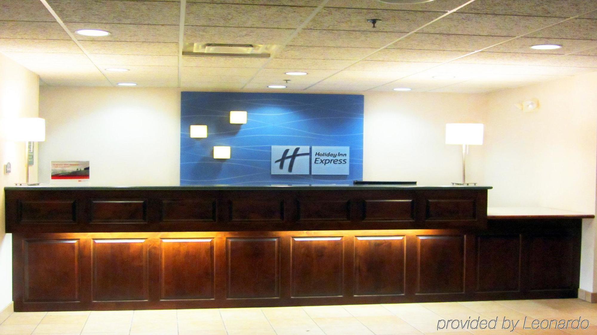 Holiday Inn Express Fairfield By Ihg Экстерьер фото
