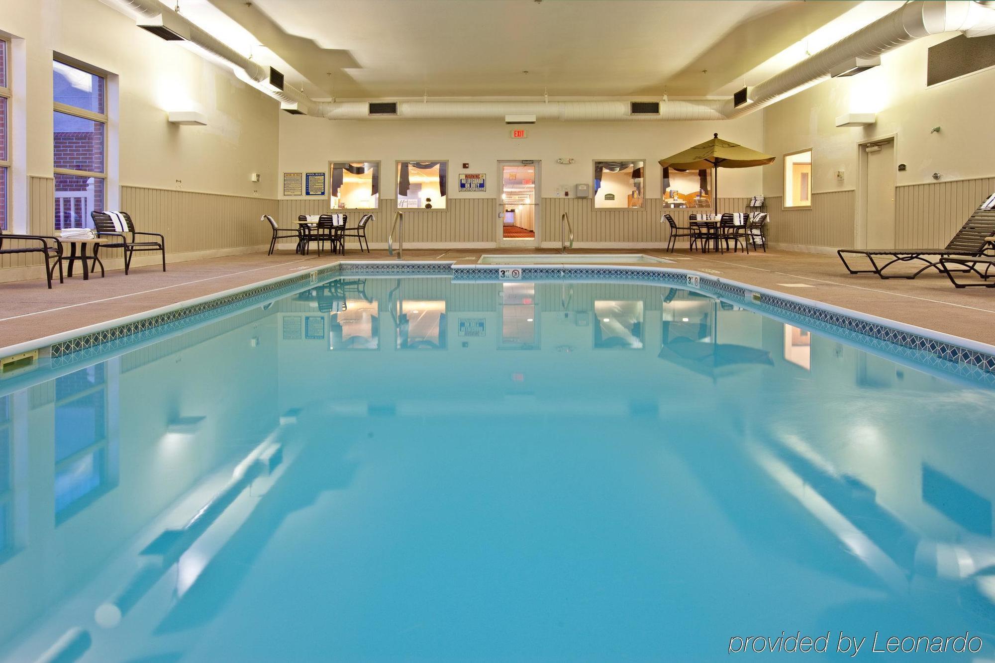 Holiday Inn Express Fairfield By Ihg Экстерьер фото