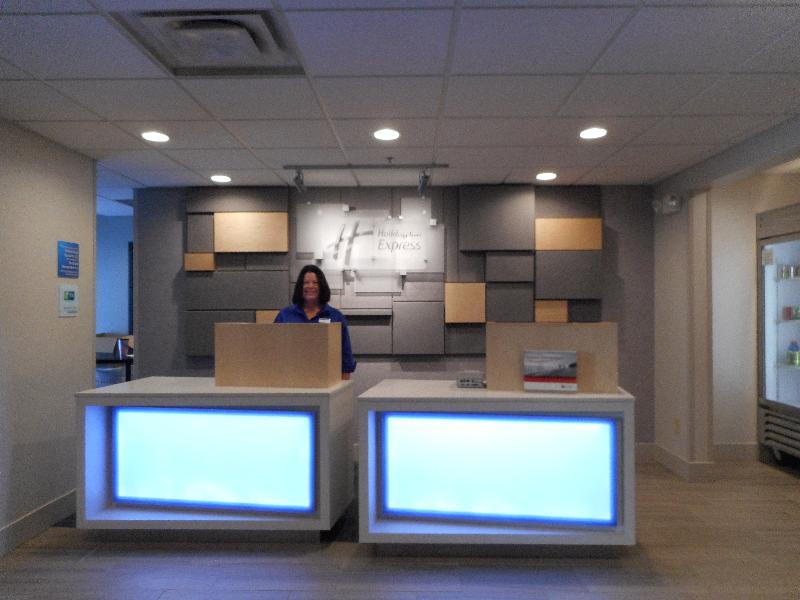Holiday Inn Express Fairfield By Ihg Экстерьер фото
